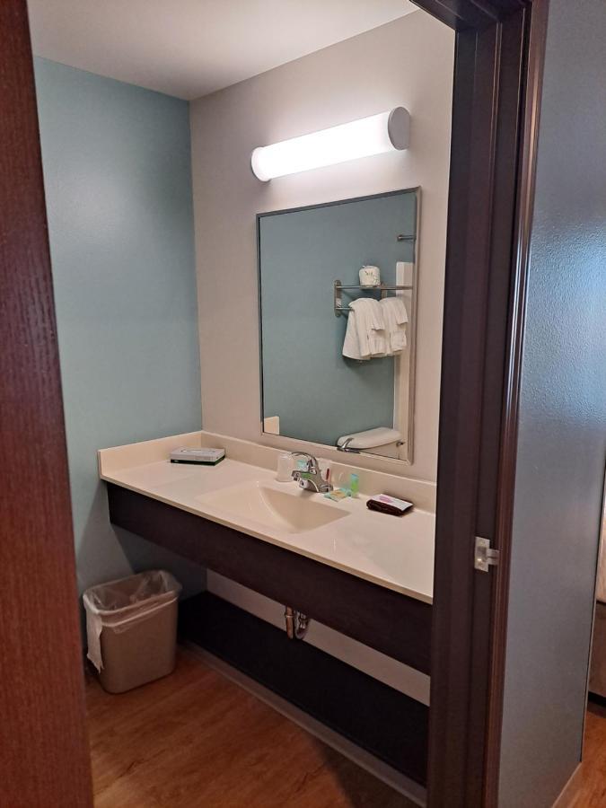 Woodspring Suites Fargo North Near Ndsu Eksteriør bilde